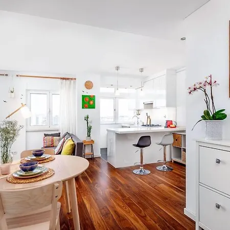 Stylish Sunny With Ac Amazing View And Fast Wifi Lägenhet Lisboa