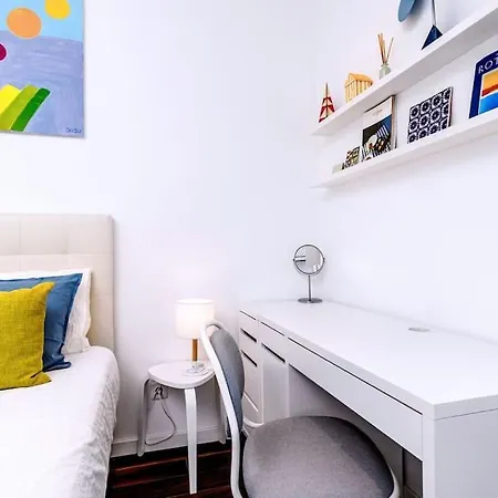 Sunny Designer Flat With Ac & View ליסבון