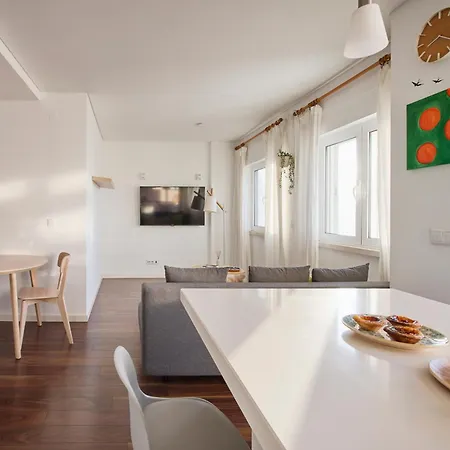 Апартаменты Sunny Designer Flat With Ac & City View Лиссабон