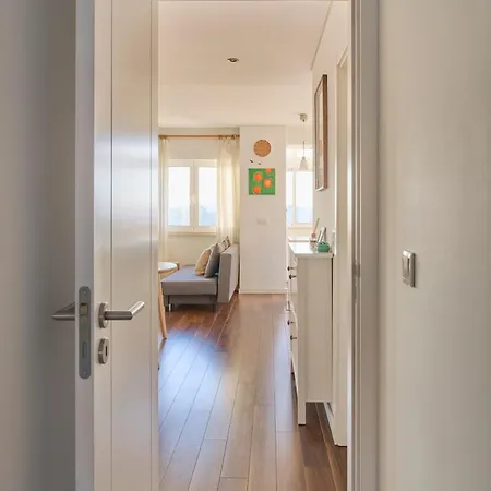 Sunny Designer Flat With Ac & View דירה ליסבון