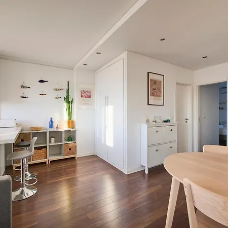 Sunny Designer Flat With Ac & City View Апартаменты *