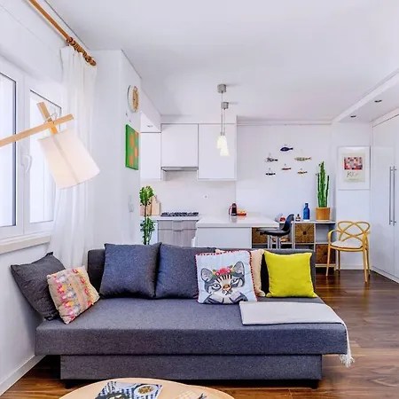 Cozy Bright Space With Landscape And Air Conditioner Apartamento